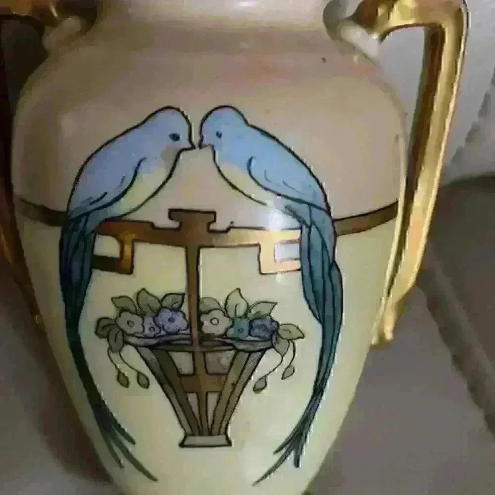Antique  MCL 1935 Art Deco Vase original perfect condition.